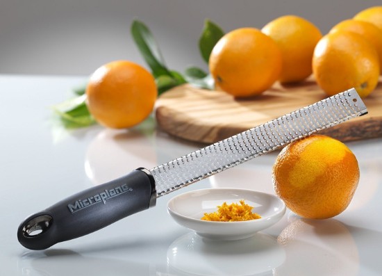 Microplane Sebészeti acél reszelő 30,5 x 3,3 x 2,5 cm, fekete