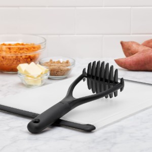 OXO müanyag krumplitörő 28 cm