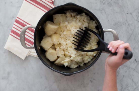 OXO müanyag krumplitörő 28 cm