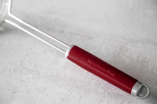KitchenAid - Empire Red - 35,5 cm -es rozsdamentes acél szűrő paletta