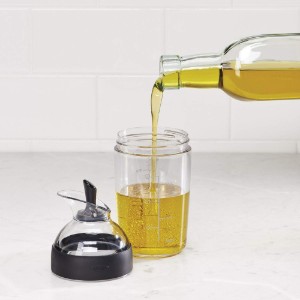 OXO - 240 ml-es  salátaöntet Shaker 