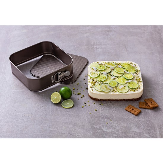 Pyrex - 24 cm - es szénacél szögletes sütőforma levehető alappal