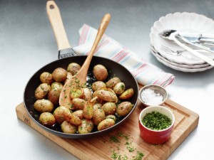 Staub öntvény tepsi fa nyéllel, 26 cm, Black Matte
