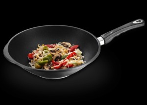 AMT Gastroguss Wok serpenyő, 32 cm