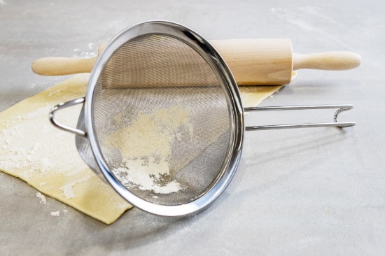 Kitchen Craft finom kúpos szűrő 18 cm