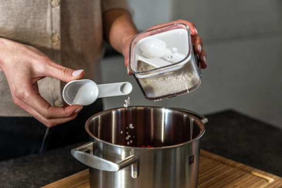 Élelmiszertartó betét mérőkanállal, műanyag, S méret, "Cube" - Zwilling