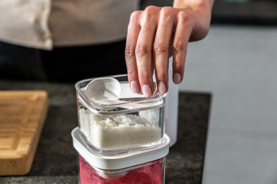 Élelmiszertartó betét mérőkanállal, műanyag, S méret, "Cube" - Zwilling