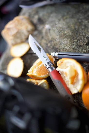 N°08 zsebkés síppal, rozsdamentes acél, 8,5 cm, "Outdoor", Red - Opinel