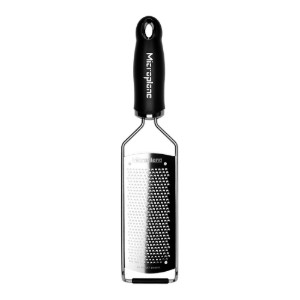 Microplane - Finomra vágó rozsdamentes acélból készült reszelő 30,5 x 6,5 cm